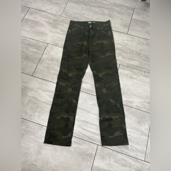 Old Navy boys Camo green pants size 14 built in flex karate slim never used - Picture 3 of 4